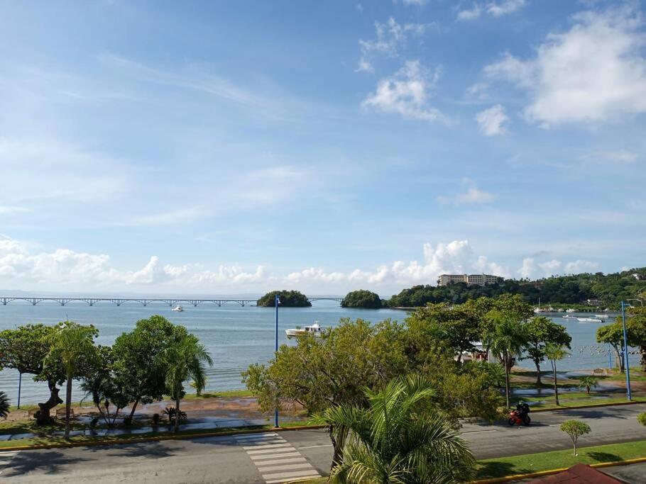 Indy'S Best Bay Frontview In Samana. Exterior photo